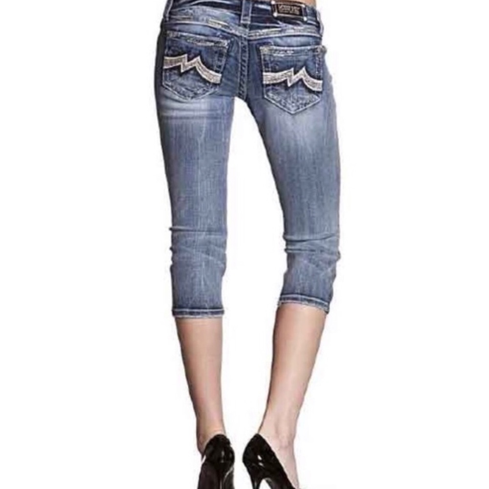 Signature Logo Miss Me Capri Jeans 🌷